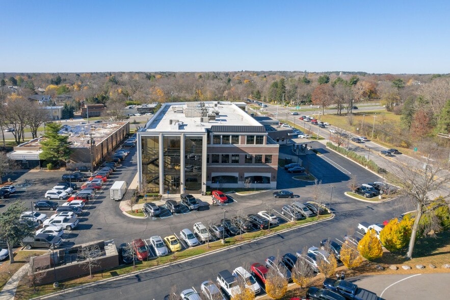 More Photos Of 37000 Woodward Ave, Bloomfield Hills Office For Sale