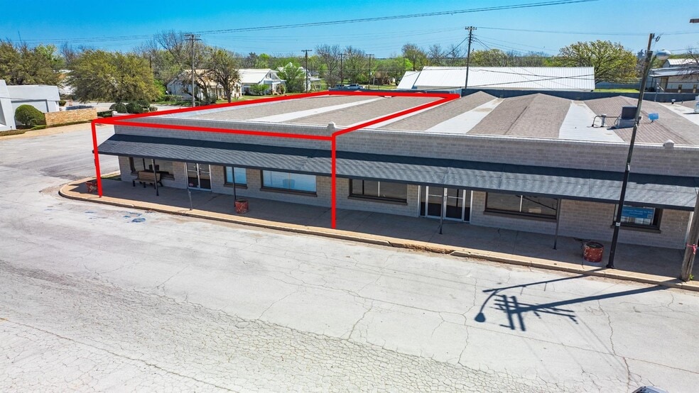 More Photos Of 128 N Church St, Jacksboro Storefront For Sale