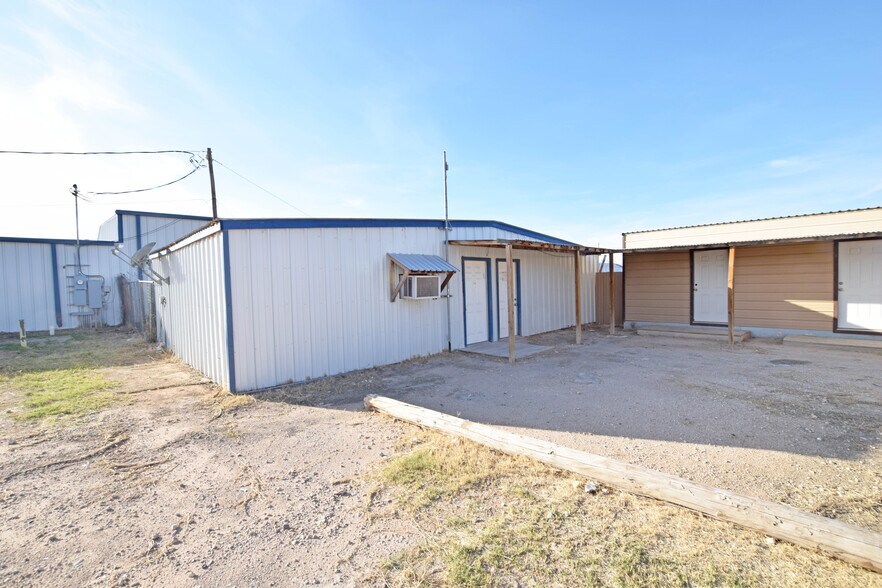 More Photos Of 305 E 57th St, Odessa Warehouse For Sale