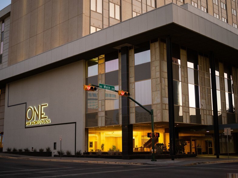 More Photos Of 201 E Main Dr, El Paso Office For Lease