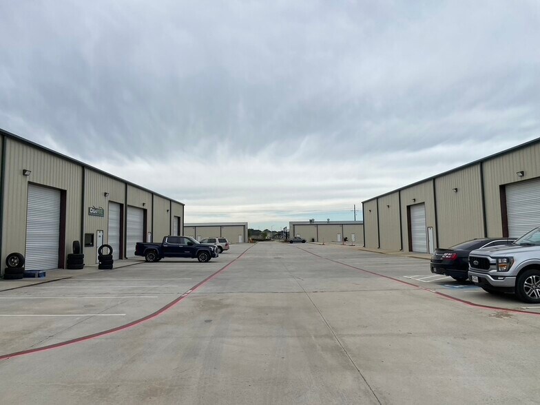 More Photos Of 18700 Becker Rd, Hockley Unknown For Lease