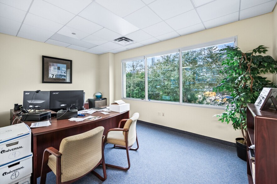 More Photos Of 6015 31st St E, Bradenton Office For Sale