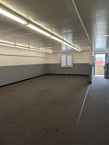 More Photos Of 2301-2323 W 190th St, Redondo Beach Industrial For Lease