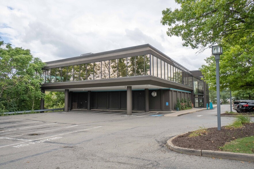 More Photos Of 101 Corbett Ct, Pittsburgh Medical For Lease