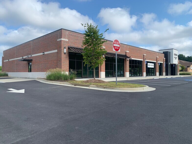 More Photos Of 9315 Veterans Pky, Midland Storefront For Lease