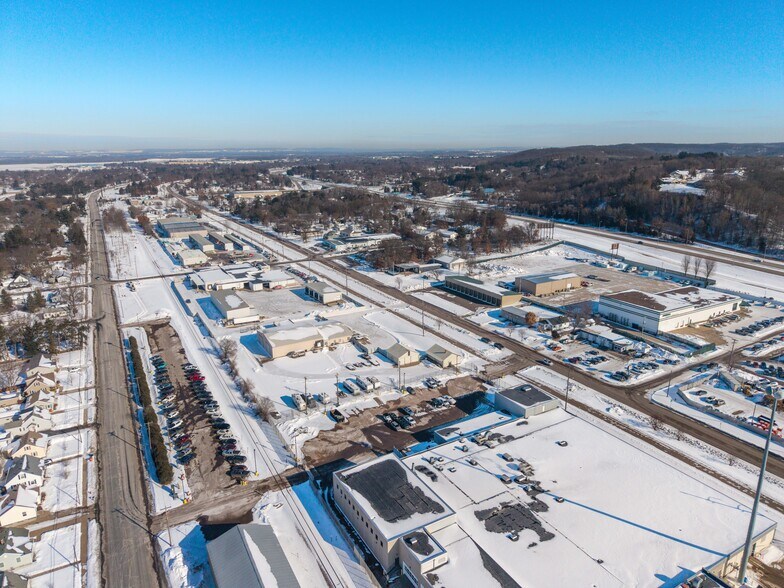 More Photos Of 1703 Western Ave, Eau Claire Industrial For Sale