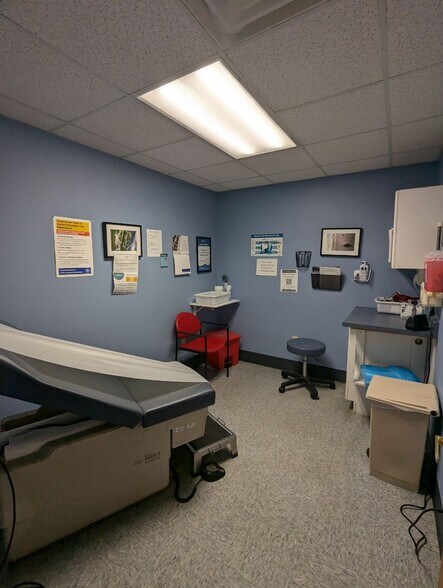 More Photos Of 1445 Wampanoag Trl, Riverside Office For Sale