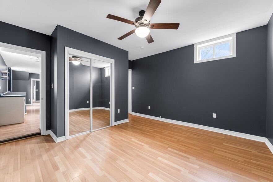 More Photos Of 320 King St E, Hamilton Storefront Retail Residential For Sale