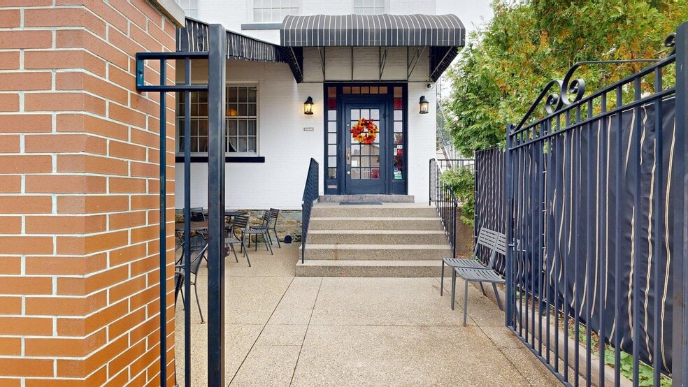 More Photos Of 5701 Bryant St, Pittsburgh Restaurant For Sale