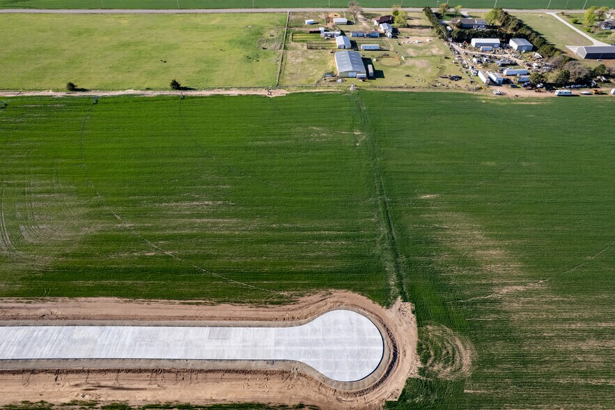 More Photos Of 135th, Maize Land For Sale