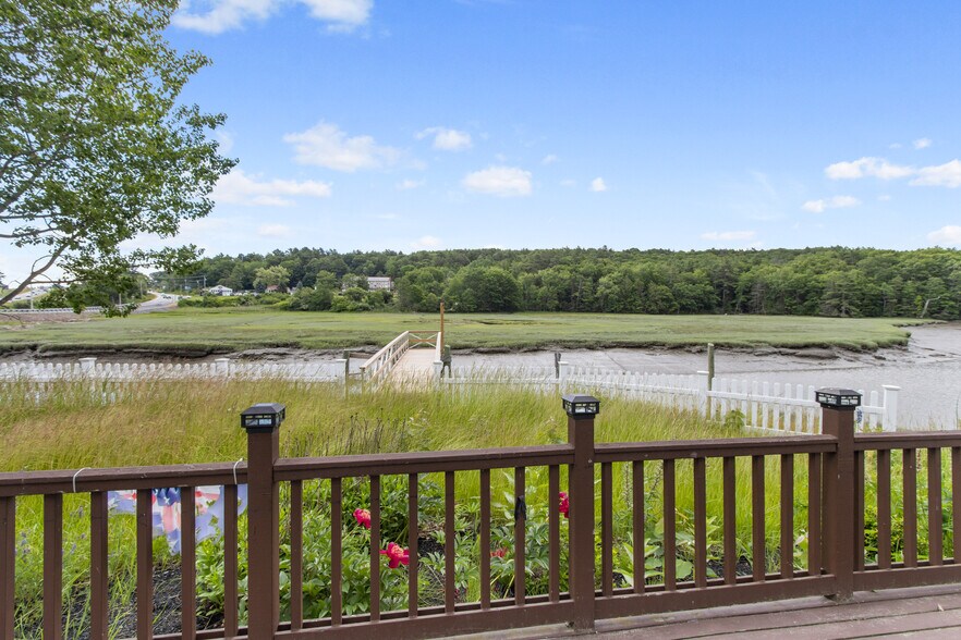 More Photos Of 1335 US ROUTE 1, Yarmouth Restaurant For Sale