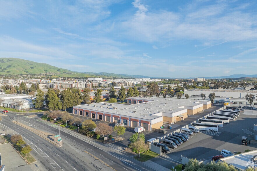More Photos Of 44555-44865 S Grimmer Blvd, Fremont Warehouse For Lease