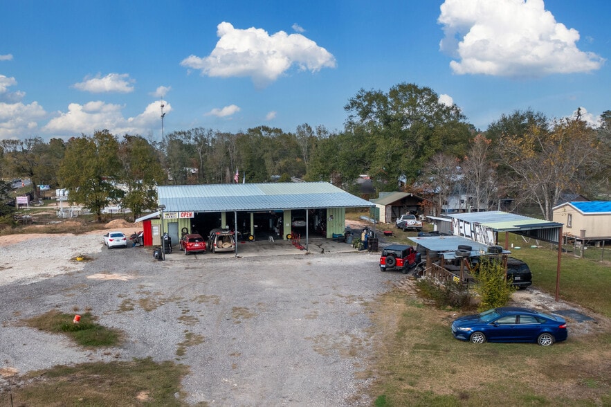 Primary Photo Of 22725 Lost Lake Dr, New Caney Light Distribution For Sale