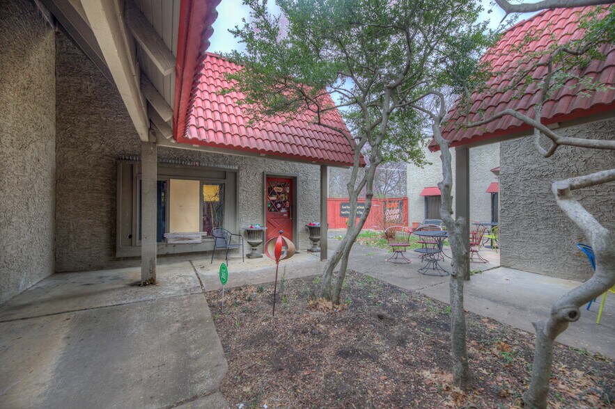 More Photos Of 4311 E 31st St, Tulsa Unknown For Lease