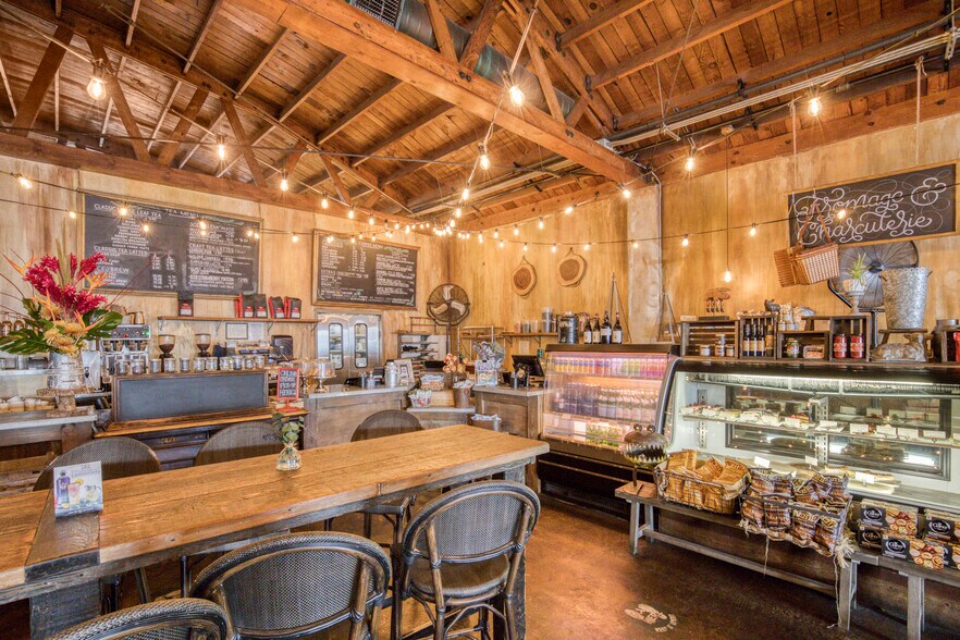 More Photos Of 3155-3157 Glendale Blvd, Los Angeles Restaurant For Lease