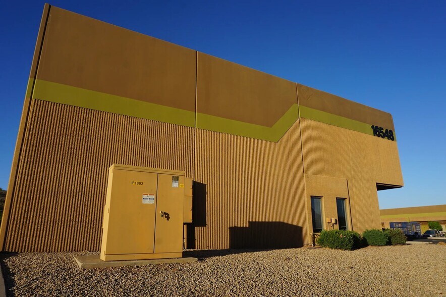 More Photos Of 16548 E Laser Dr, Fountain Hills Warehouse For Lease