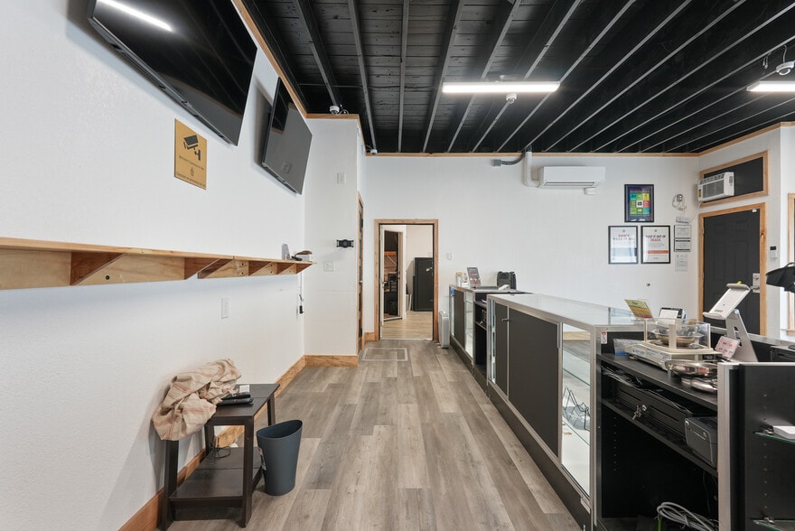 More Photos Of 7050 Martin Luther King Jr Blvd, Portland Freestanding For Lease