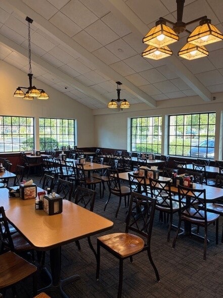 More Photos Of 389 Winchester Park Blvd, Boynton Beach Restaurant For Sale