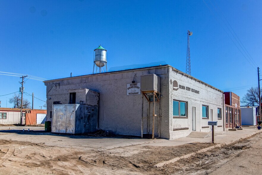 More Photos Of 618 1st Ave, Deer Trail Restaurant For Sale