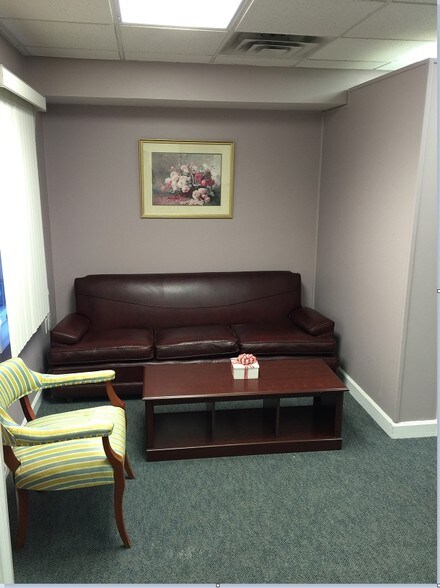 More Photos Of 4248-4250 Chain Bridge Rd, Fairfax Medical For Lease