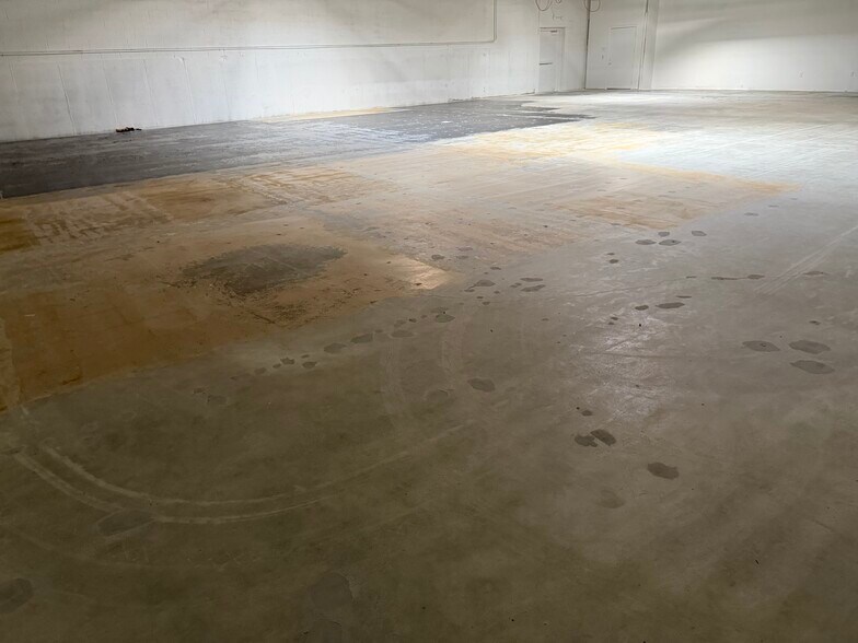 More Photos Of 11 Comstock Pky, Cranston Freestanding For Lease