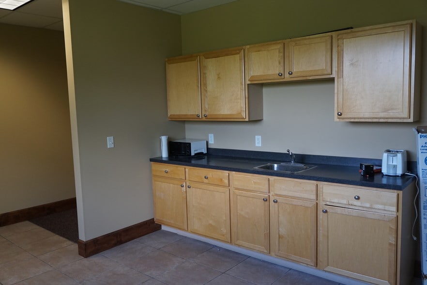 More Photos Of 4450 Erin Dr, Eagan Medical For Lease