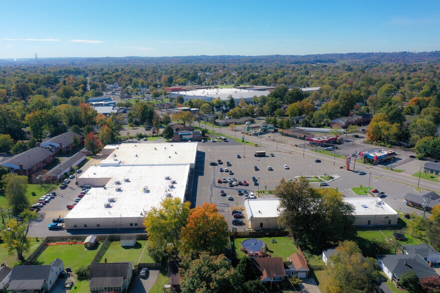 More Photos Of 2612 Charlestown Rd, New Albany Unknown For Lease