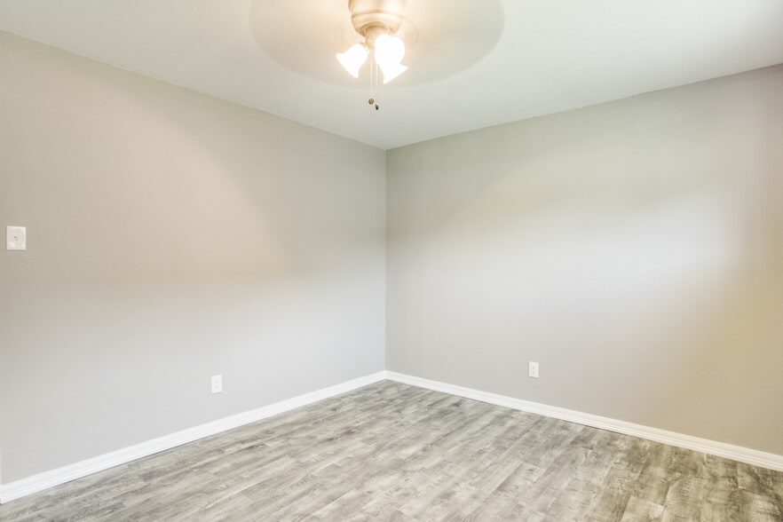 More Photos Of 4914 Kashmere St, Houston Apartments For Sale