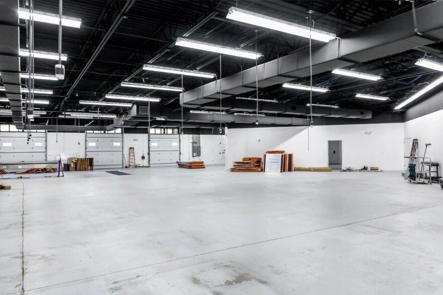 More Photos Of 14101-14105 Mccormick Dr, Tampa Light Manufacturing For Lease