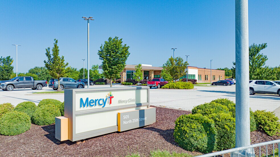More Photos Of 505 N 25th St, Ozark Medical For Sale