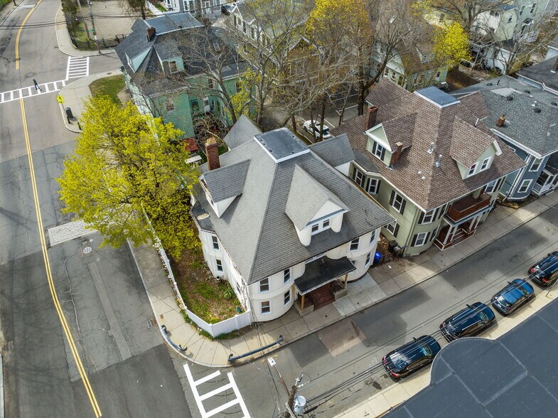 More Photos Of 10 Royal St, Boston Multifamily For Sale