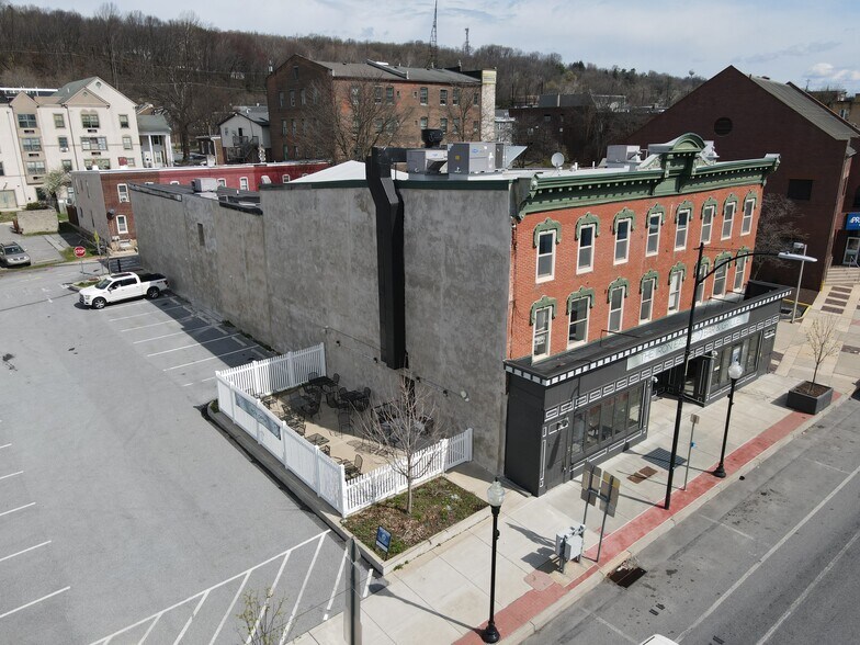 More Photos Of 143 E Lincoln Hwy, Coatesville Restaurant For Lease