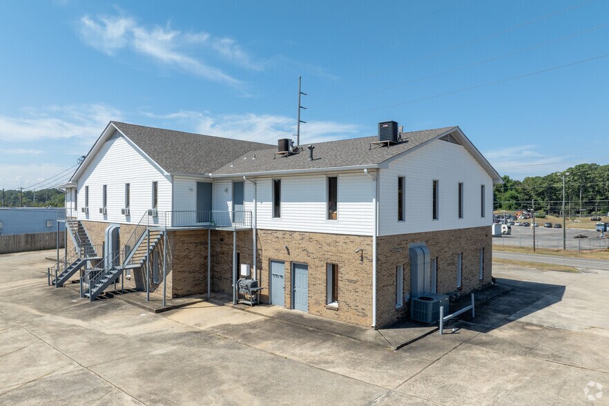 More Photos Of 1515 Huffman Rd, Center Point Unknown For Lease