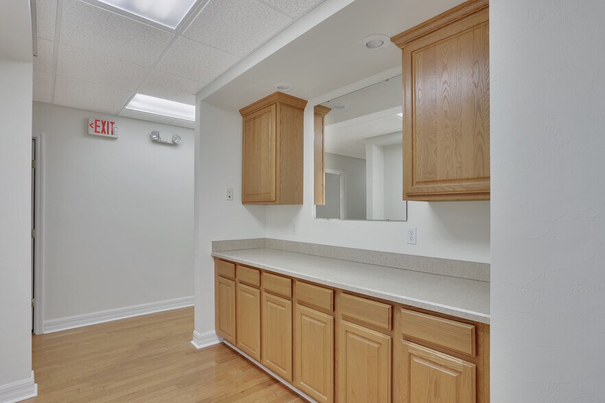 More Photos Of 4711 NW 53rd Ave, Gainesville Medical For Lease