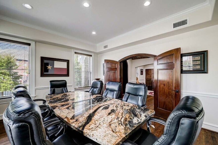 More Photos Of 1214 Elgin St, Houston Medical For Sale