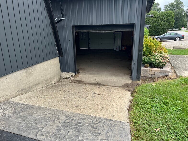 More Photos Of 11525 Depot St, Alto Warehouse For Sale