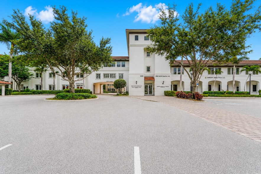 More Photos Of 1000 SE Monterey Commons Blvd, Stuart Unknown For Lease