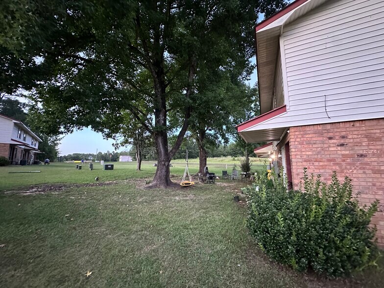 More Photos Of 1500 N Archusa Ave, Quitman Apartments For Sale