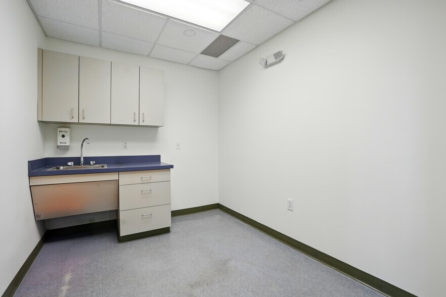 More Photos Of 91 Washington St, Taunton Medical For Lease