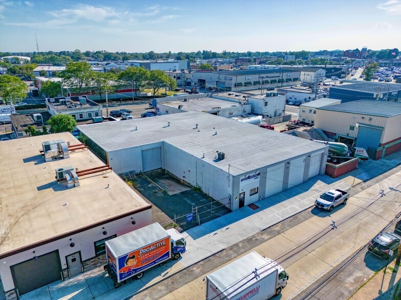 Primary Photo Of 34 Bennington Ave, Freeport Warehouse For Lease