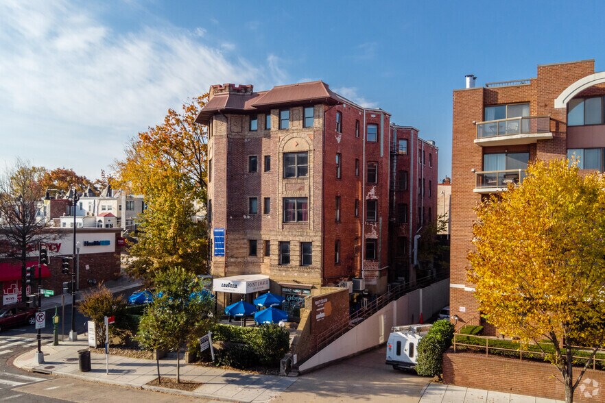 More Photos Of 2300 Wisconsin Ave NW, Washington Loft Creative Space For Lease