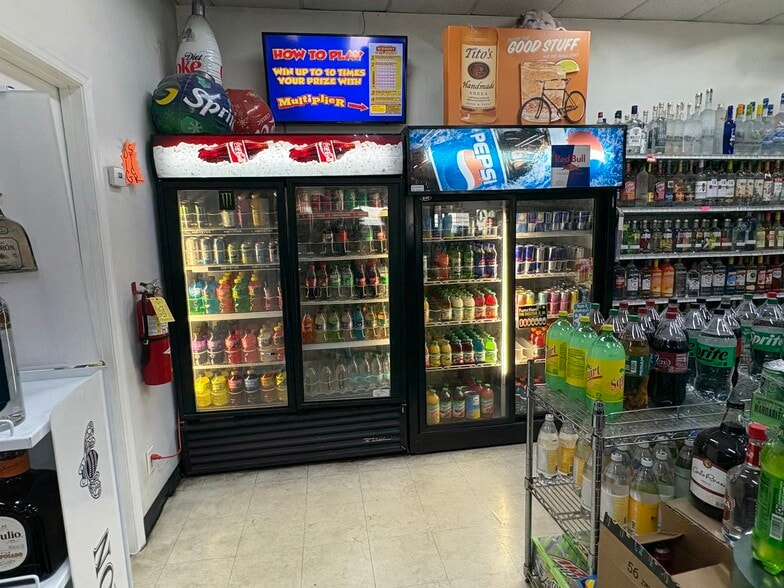 More Photos Of 2006 Redmond Cir NW, Rome Convenience Store For Sale