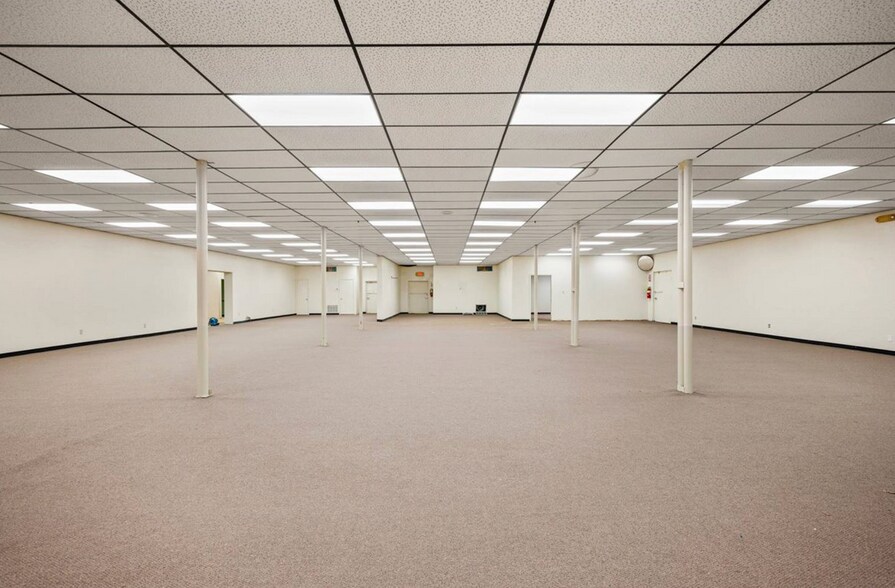 More Photos Of 1511 NW Cache Rd, Lawton General Retail For Sale