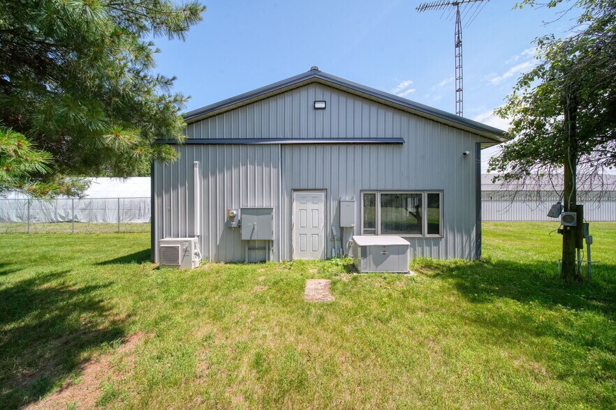 More Photos Of 15379 Howard Rd, Hanover Flex For Sale