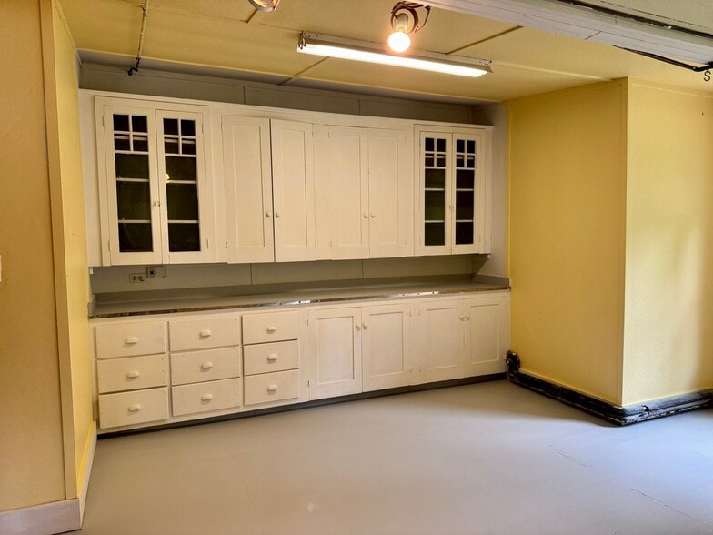 More Photos Of 11 South St, Bernardston Storefront Retail Residential For Sale