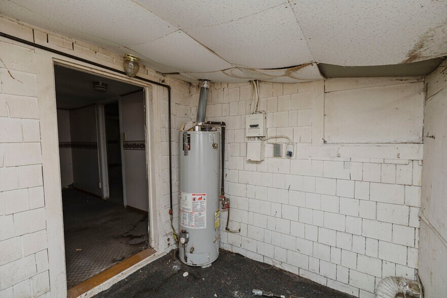 More Photos Of 1610 W 6th Ave, El Dorado General Retail For Sale