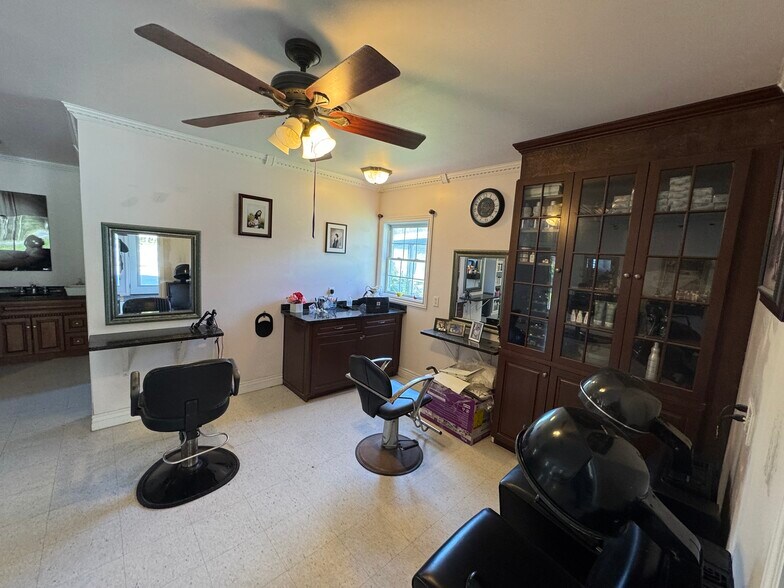 More Photos Of 368 Main St, Plympton Freestanding For Sale