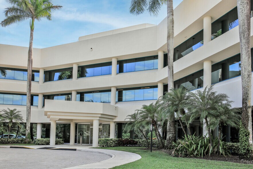 More Photos Of 7108-7121 Fairway Dr, Palm Beach Gardens Unknown For Lease