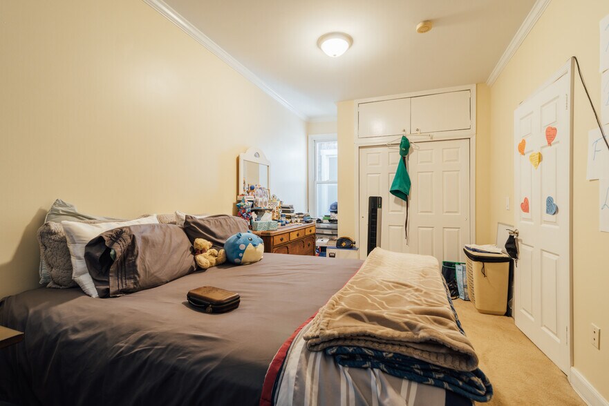 More Photos Of 804 Broadway, Bayonne Storefront Retail Residential For Lease