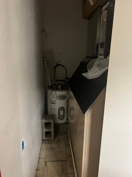 More Photos Of 600 E Main St, Geronimo Convenience Store For Sale